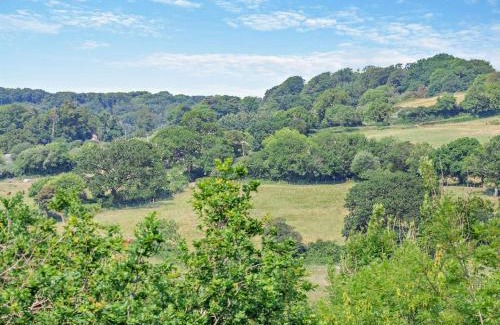 Bridport House | 1 Bed in Charmouth 92475