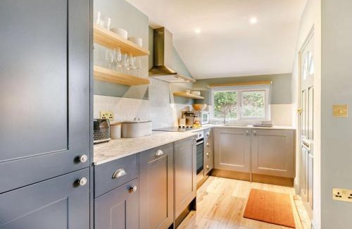 Charmouth House | 1 Bed in Charmouth 87528