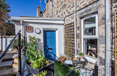 Cullen House | 1 Bed in Cullen 94536