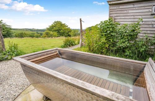 Llanfihangel-Ystrad House | 1 Bed in Dihewyd oc-m32354