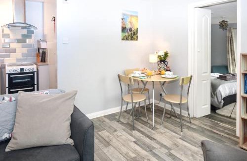 Freshwater House | 1 Bed in Freshwater 73929