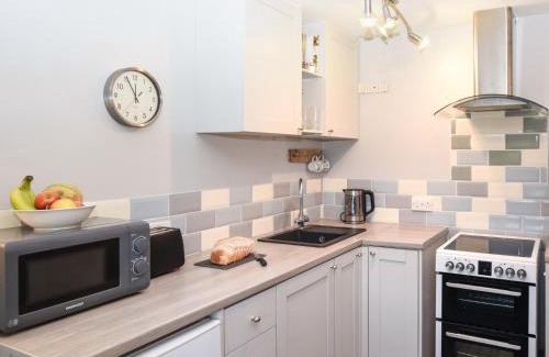 Freshwater House | 1 Bed in Freshwater 73929