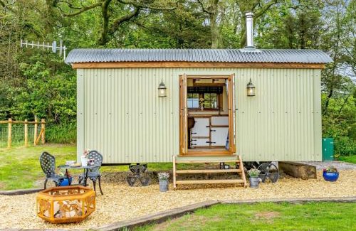 Lamphey House | 1 Bed in Freshwater East 83421