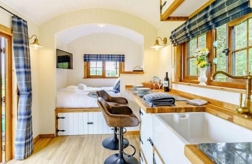 Lamphey House | 1 Bed in Freshwater East 83421