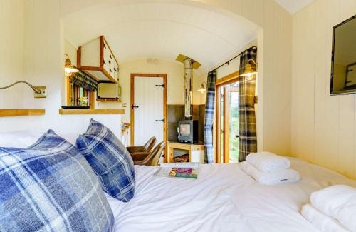 Lamphey House | 1 Bed in Freshwater East 83421