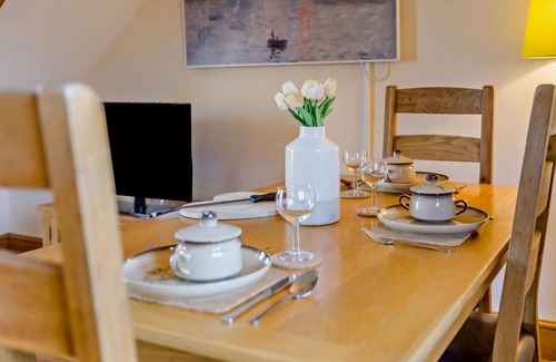Launceston House | 1 Bed in Launceston 95237