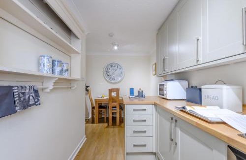 New Forest District House | 1 Bed in Milford on Sea 79332