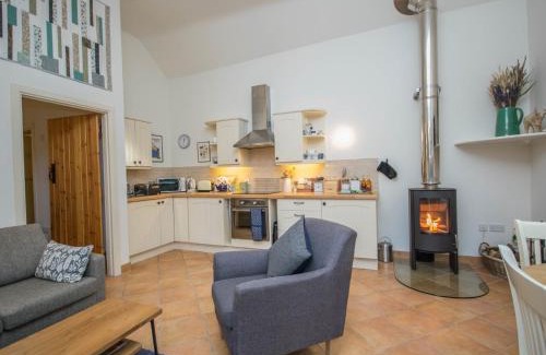 Bridport House | 1 Bed in Netherbury DC021