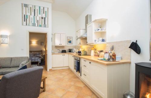 Bridport House | 1 Bed in Netherbury DC021