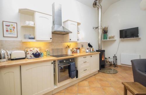 Bridport House | 1 Bed in Netherbury DC021