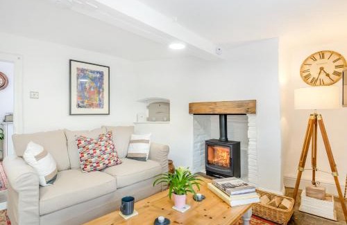 Longtown House | 1 Bed in Newton St Margarets 93134