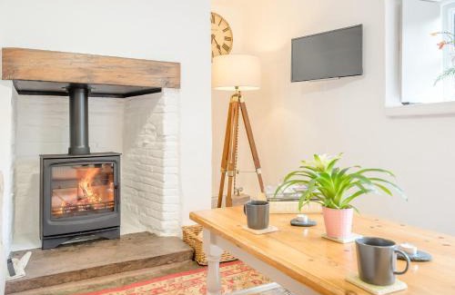 Longtown House | 1 Bed in Newton St Margarets 93134