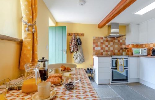 Leek House | 1 Bed in Onecote 91864