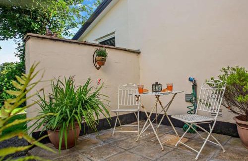 Penmaenmawr House | 1 Bed in PENMAENMAWR 95495