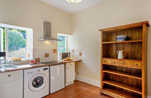 Penmaenmawr House | 1 Bed in PENMAENMAWR 95495