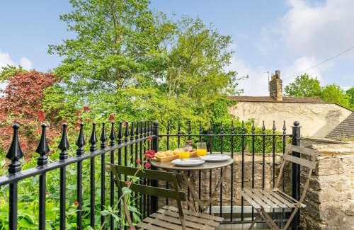 Richmond House | 1 Bed in Richmond 88054