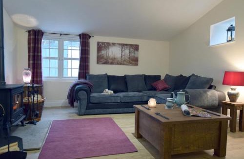 Hallington House | 1 Bed in Rochester 49414