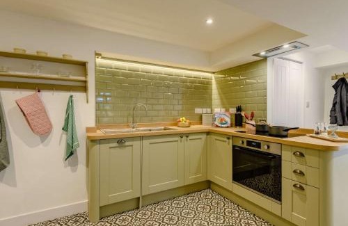 Holworth House | 1 Bed in Wool 88099