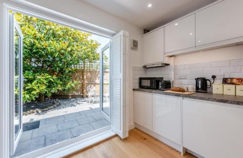 Ford House | 1 Bed in Yapton oc-b32757