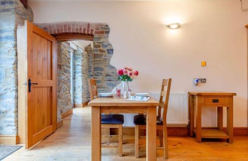 Launceston House | 1 bed property in Launceston 81332