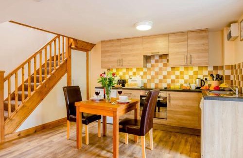 Bala House | 1 bed property in Bala 89368