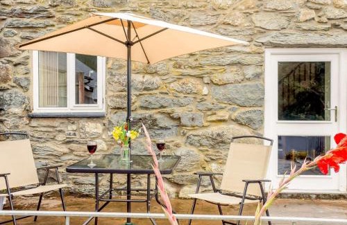 Bala House | 1 bed property in Bala 89368