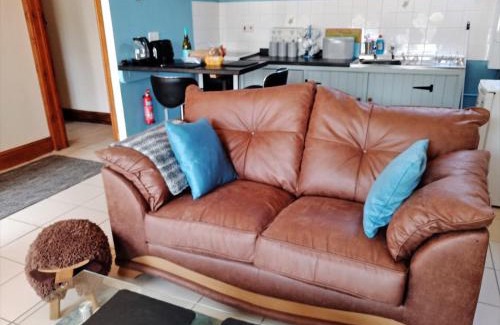 Llanybydder House | 1 bed property in Brynteg 81354