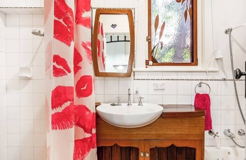Fullarton House | 1 bed room House between Unley & Norwood. nLeafy, private, clean. Sleeps 6nnn