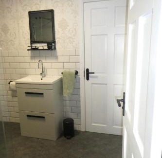 Bethania House | 1 Bed Rural cottage between the mountains and Sea in West Wales