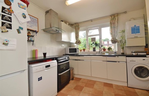 West Putney Apartment | 1 Bed-Sleeps 4-Free Parking-15 Min to Putney