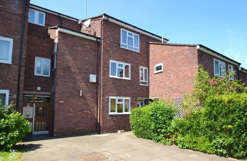 West Putney Apartment | 1 Bed-Sleeps 4-Free Parking-15 Min to Putney