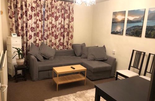 West Putney Apartment | 1 Bed-Sleeps 4-Free Parking-15 Min to Putney