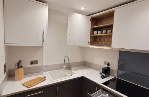 Wainscot Apartment | 1 Bed Spacious Flat In A Central Location In Strood Rochester