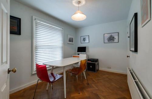 Battersea House | 1 bed Townhouse in Battersea close to River Thames