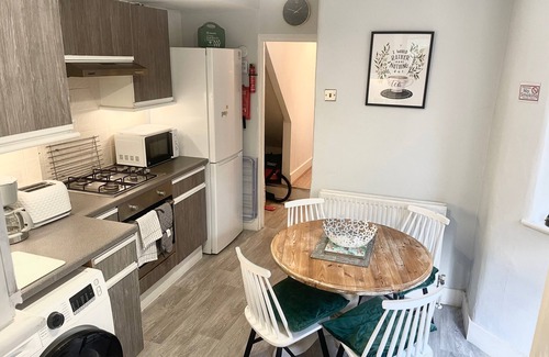 Dulwich Apartment | 1-bed Victorian gf Apartment in London