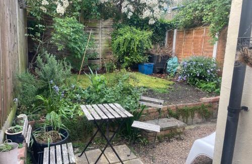 Dulwich Apartment | 1-Bed victorian gf Apartment in London