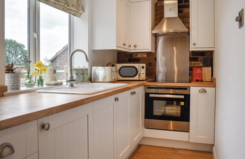 Littledean Cottage | 1 bedroom accommodation in Newnham Forest of Dean