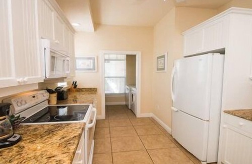 Bradenton Beach Hotel | 1 Bedroom, 1 Bathroom Deluxe partial view Pet Friendly