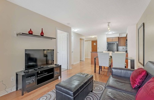 Downtown Mississauga Apartment | 1 Bedroom/1 Bathroom Suite