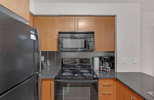 Downtown Mississauga Apartment | 1 Bedroom/1 Bathroom Suite