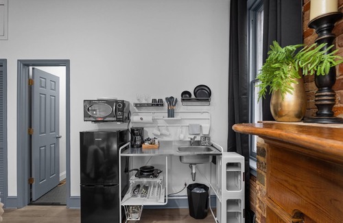 Downtown Apartment | 1 bedroom, 1 bathroom studio apartment in Downtown Augusta