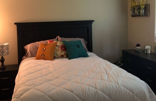 Crescent Hill House | 1 Bedroom 1 Bathroom Furnished Condo