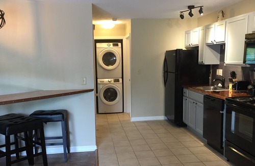 Crescent Hill House | 1 Bedroom 1 Bathroom Furnished Condo