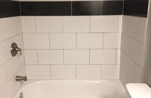 Crescent Hill House | 1 Bedroom 1 Bathroom Furnished Condo