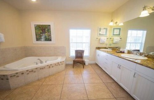 Bradenton Beach Hotel | 1 Bedroom, 2 Bathroom Penthouse. Pet Friendly