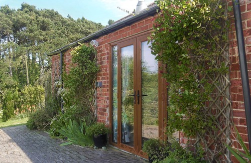 Berwick-upon-Tweed Cottage | 1 bedroom accommodation in Lowick, near Berwick-on-Tweed