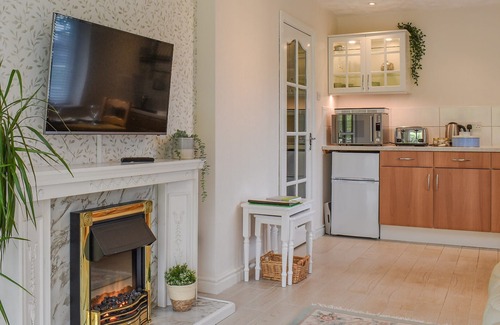 Llanfairfechan Cottage | 1 bedroom accommodation in Llanfairfechan, near Conwy