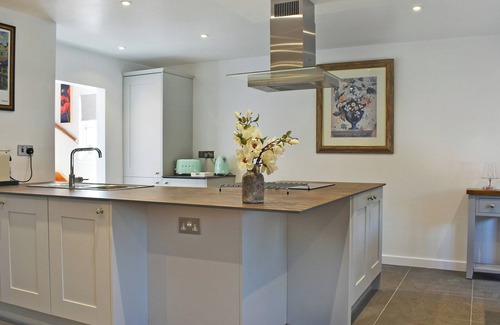 Layer Marney Cottage | 1 bedroom accommodation in Peldon, near Colchester