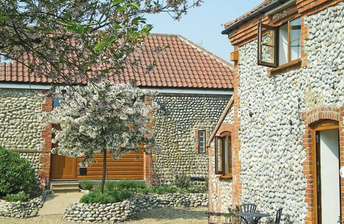 Aldborough Cottage | 1 bedroom accommodation in Lower Gresham