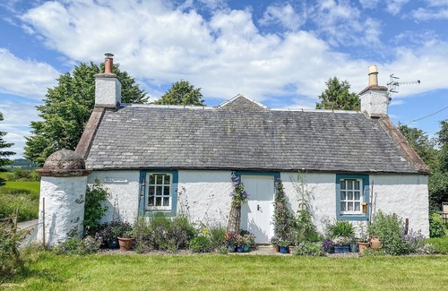 Perth Cottage | 1 bedroom accommodation in Forgandenny